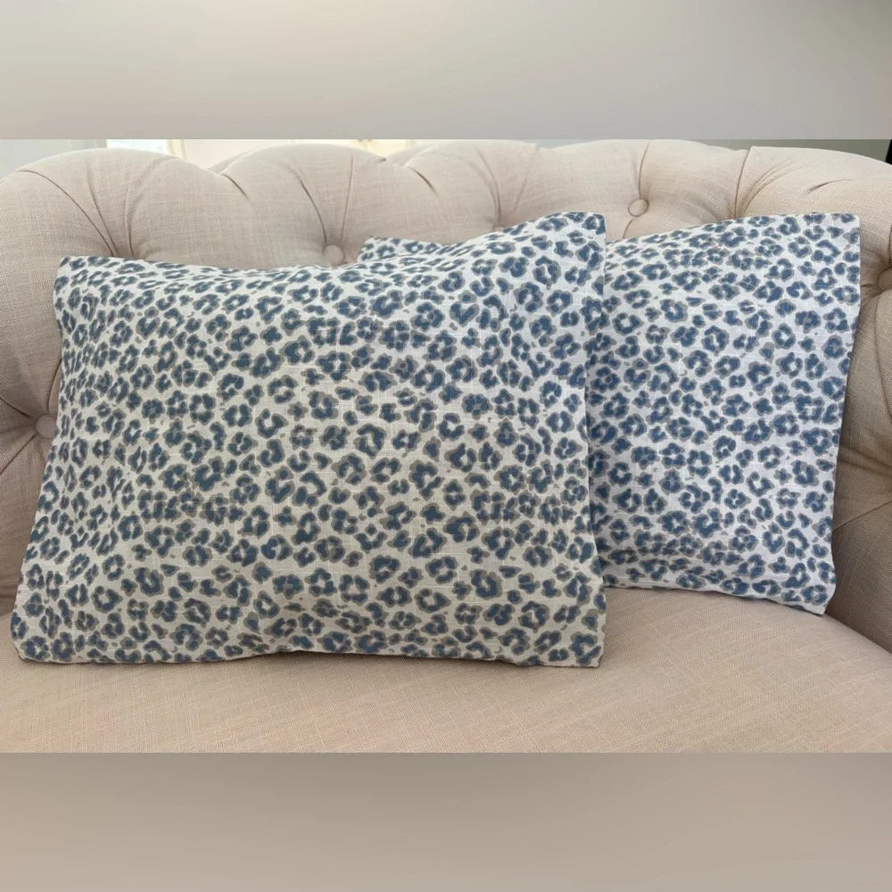 Leopard/Cheetah Pillow Covers Cotton Zip Blue White Gray 12” x 16” Pair